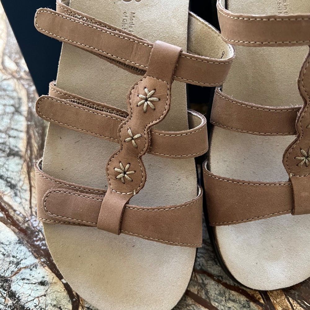 SAS Sandals size 9 - Picture 4 of 10